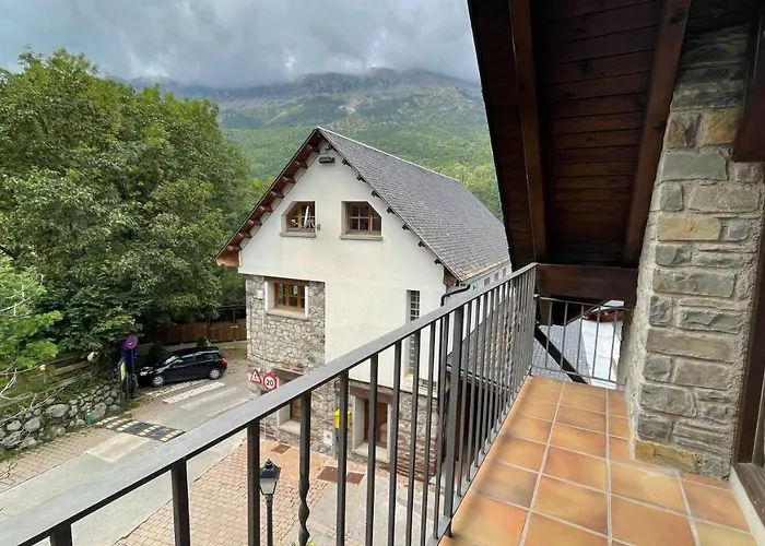 S01 - Edif. Kasares Iv - Villmor Apartment *